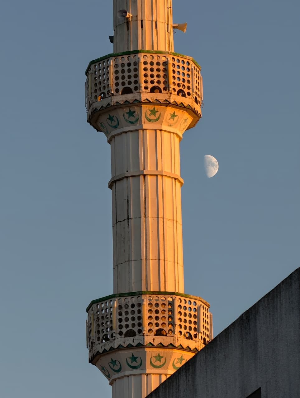 Minaret i mjesec