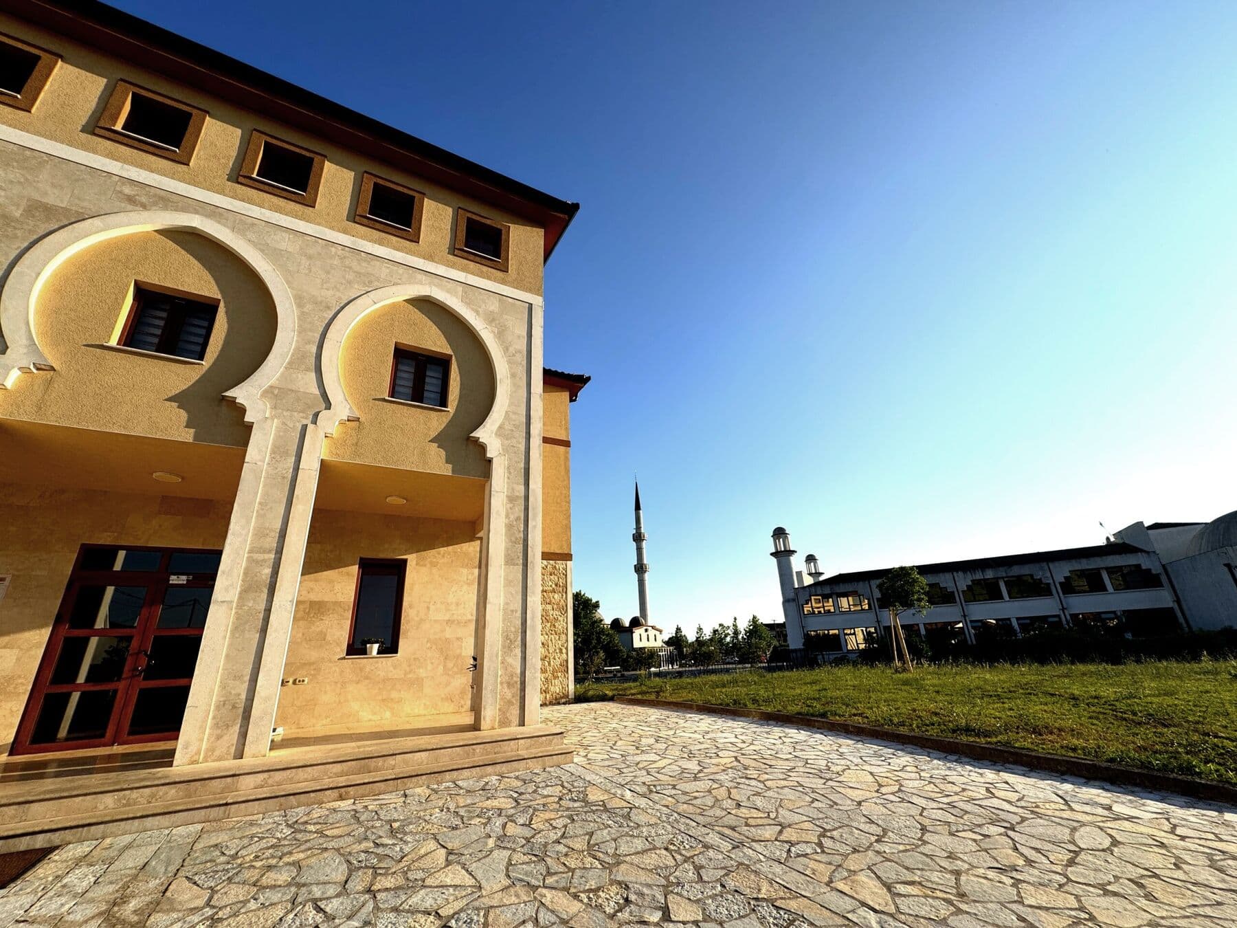 Kameni portal Medrese s lukovima